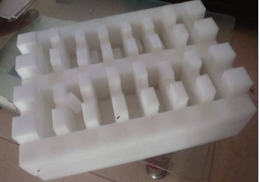 珍珠棉異形材機(jī)械配套包裝