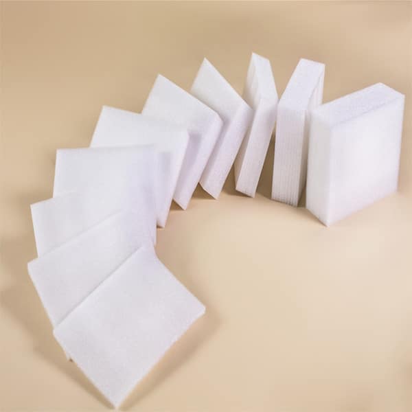 EPE包裝材料的種類: EPE珍珠棉、 珍珠棉袋、 泡泡粒、 珍珠棉板。 珍珠棉或珍珠棉袋的特性:質(zhì)輕柔軟,無臭無毒,耐沖擊性,保護產(chǎn)品給予足夠的緩沖和表面保護。 泡泡粒的特性:不易破損,可填塞較細小的縫隙,易用于外觀復(fù)雜的產(chǎn)品保護。